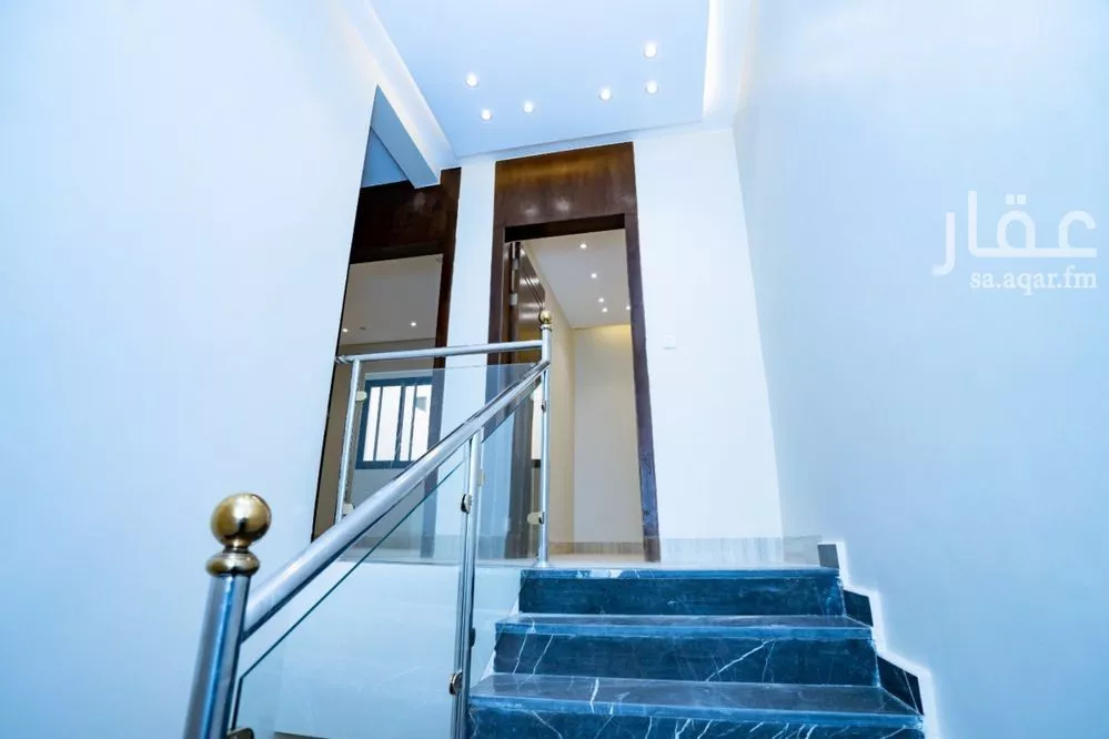 6 bedroom apartment in Al Rimal 5