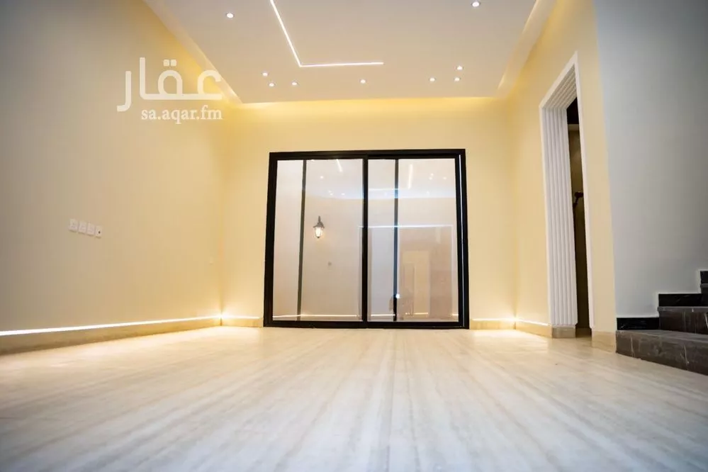 6 bedroom apartment in Al Rimal 6