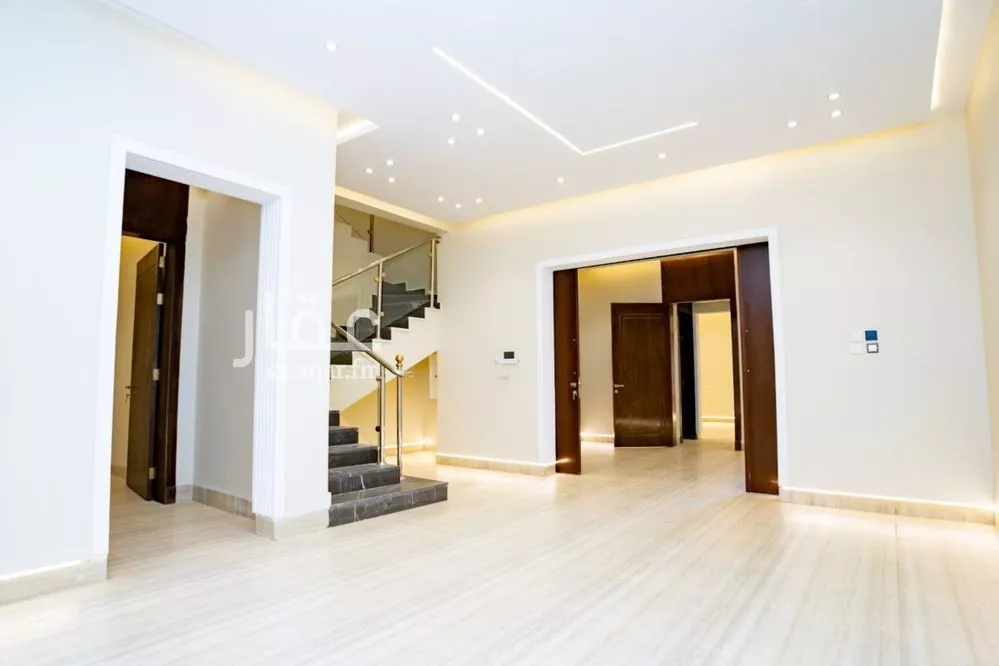 6 bedroom apartment in Al Rimal 8