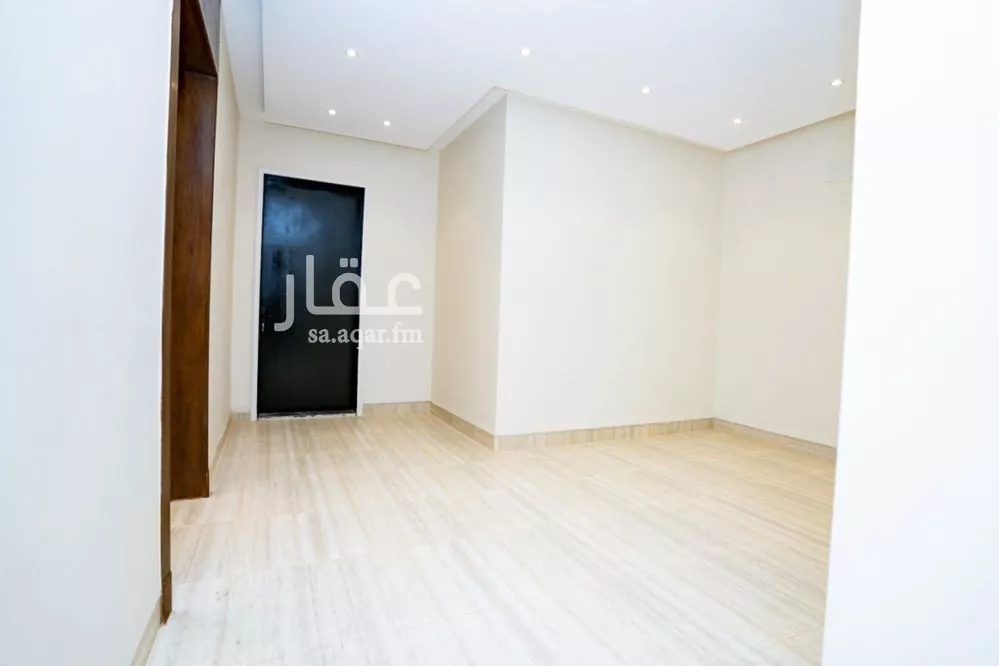 6 bedroom apartment in Al Rimal 9