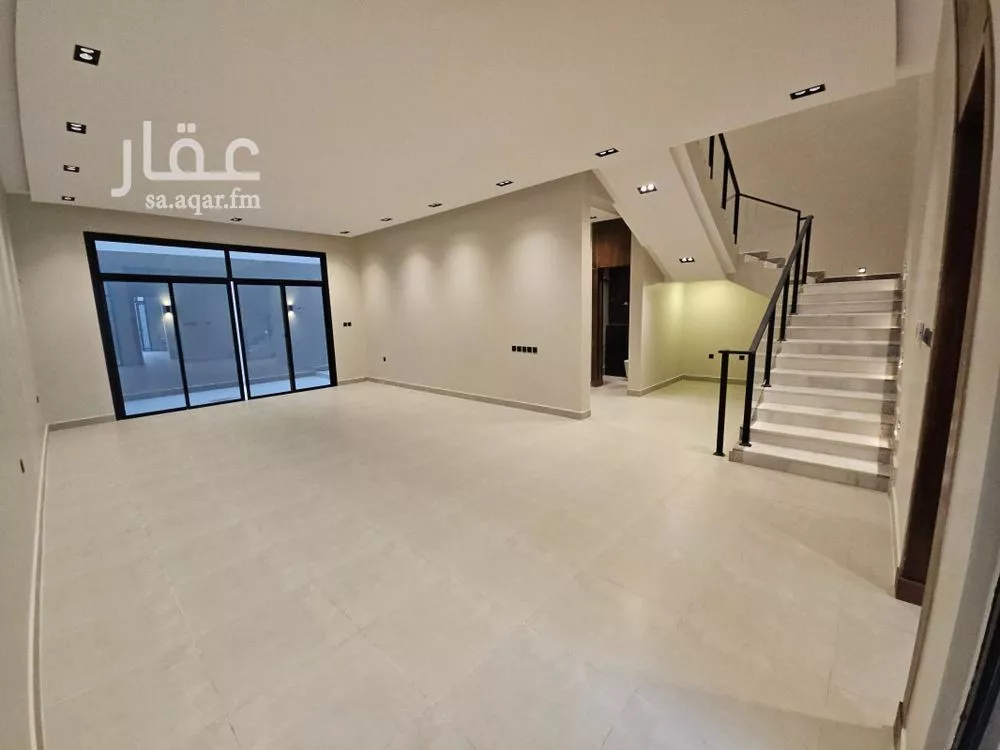 3 bedroom floor in Al Munsiyah 13