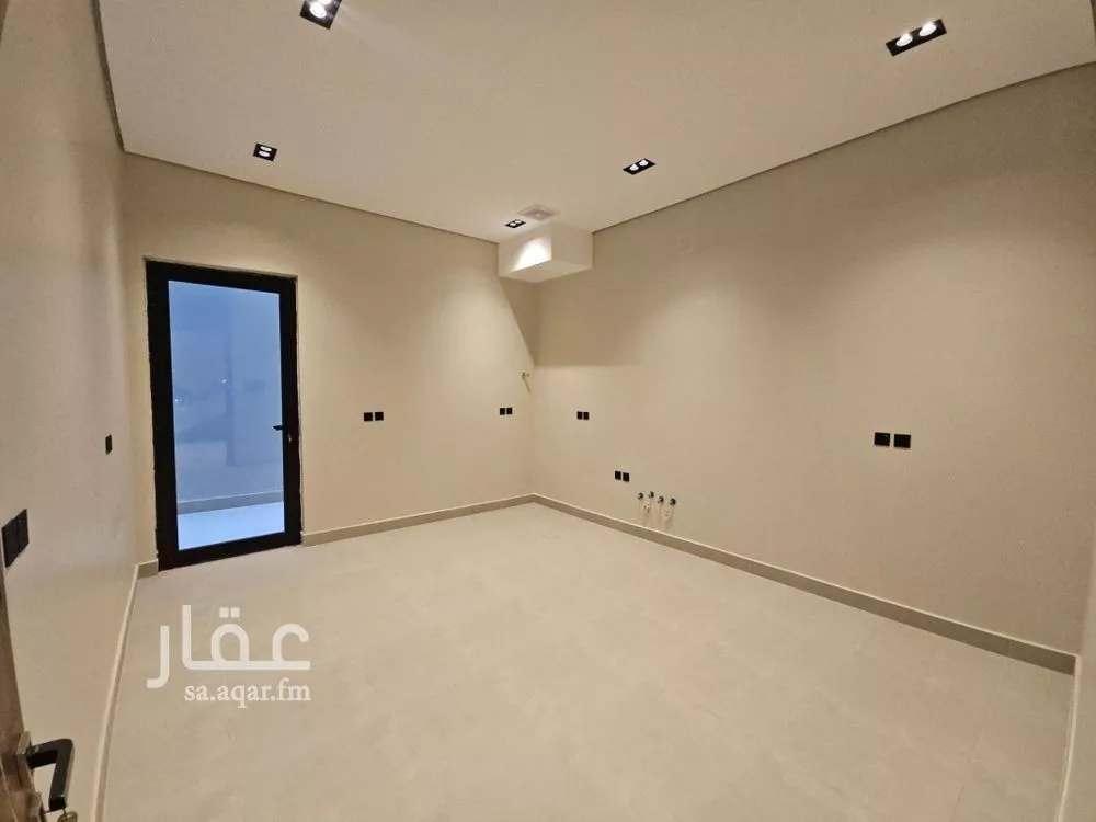 3 bedroom floor in Al Munsiyah 16