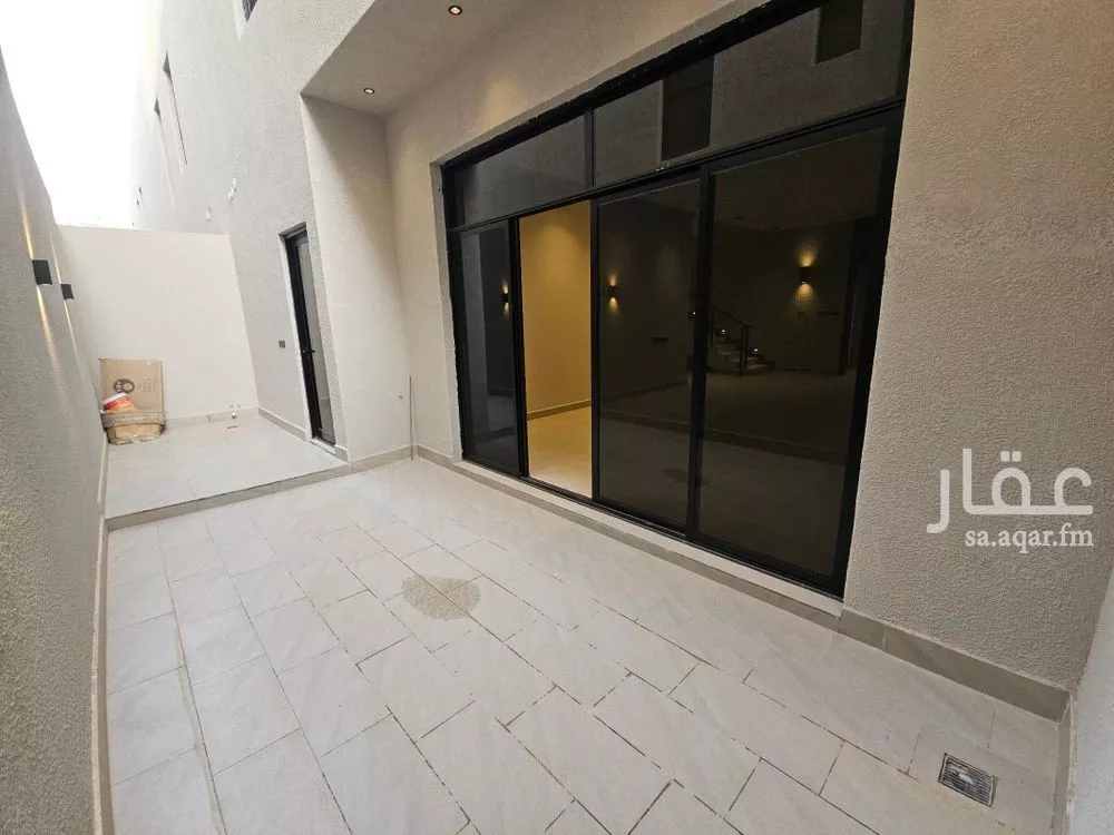 3 bedroom floor in Al Munsiyah 17