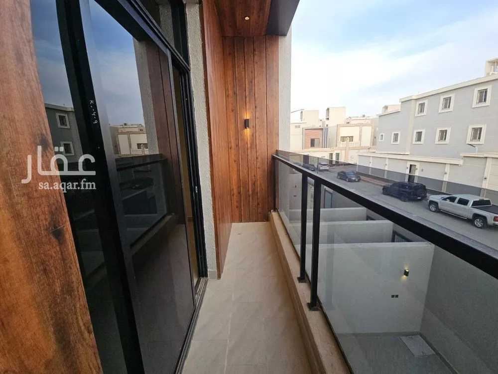 3 bedroom floor in Al Munsiyah 4