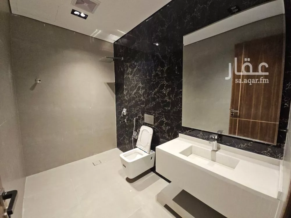 3 bedroom floor in Al Munsiyah 5