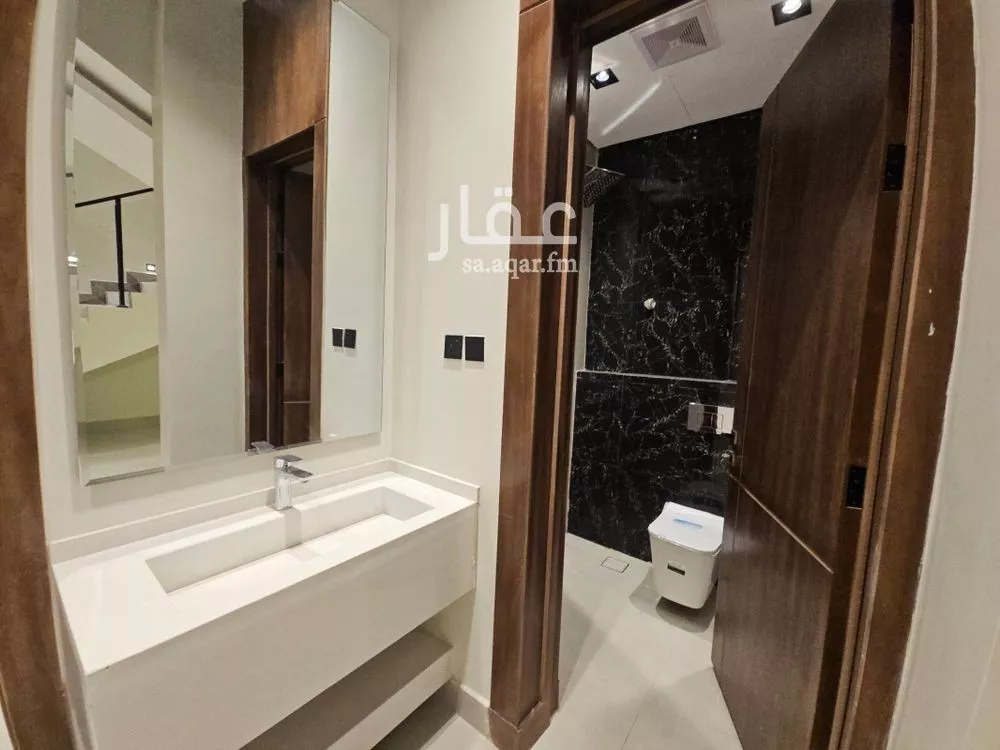 3 bedroom floor in Al Munsiyah 8