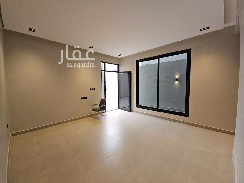 3 bedroom floor in Al Munsiyah 9