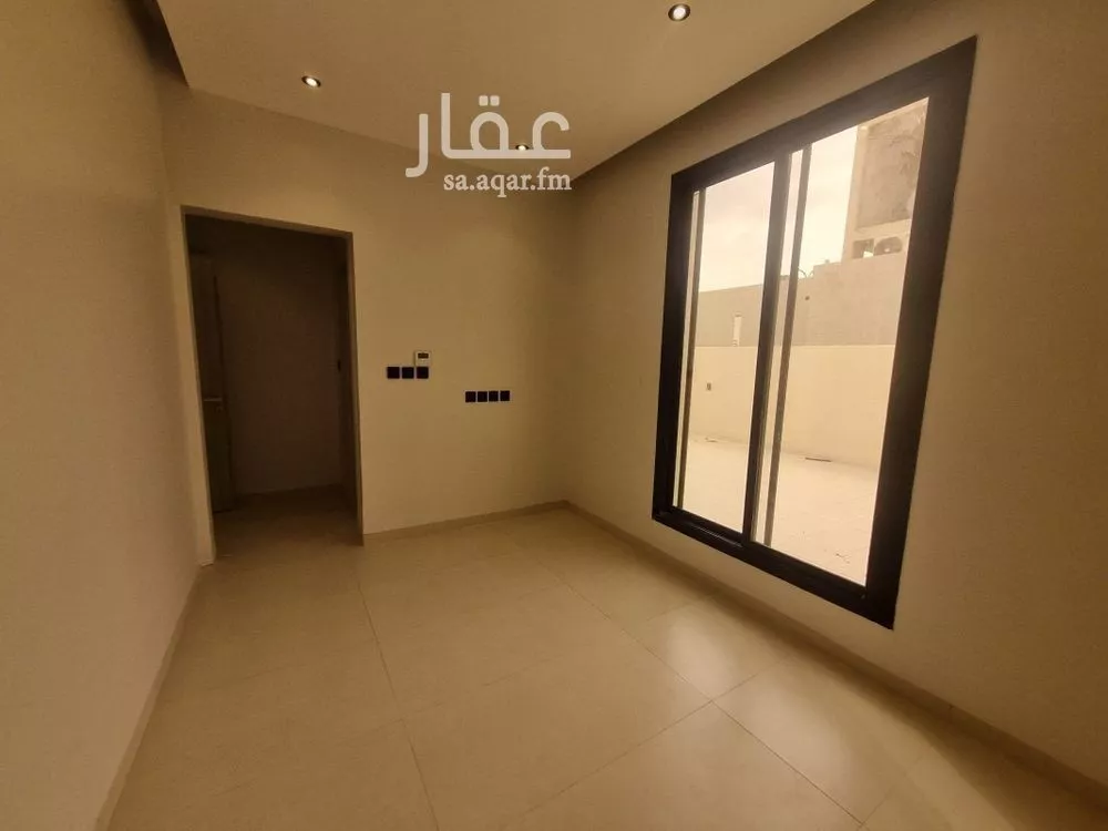 4 bedroom apartment in Al Yarmouk 12