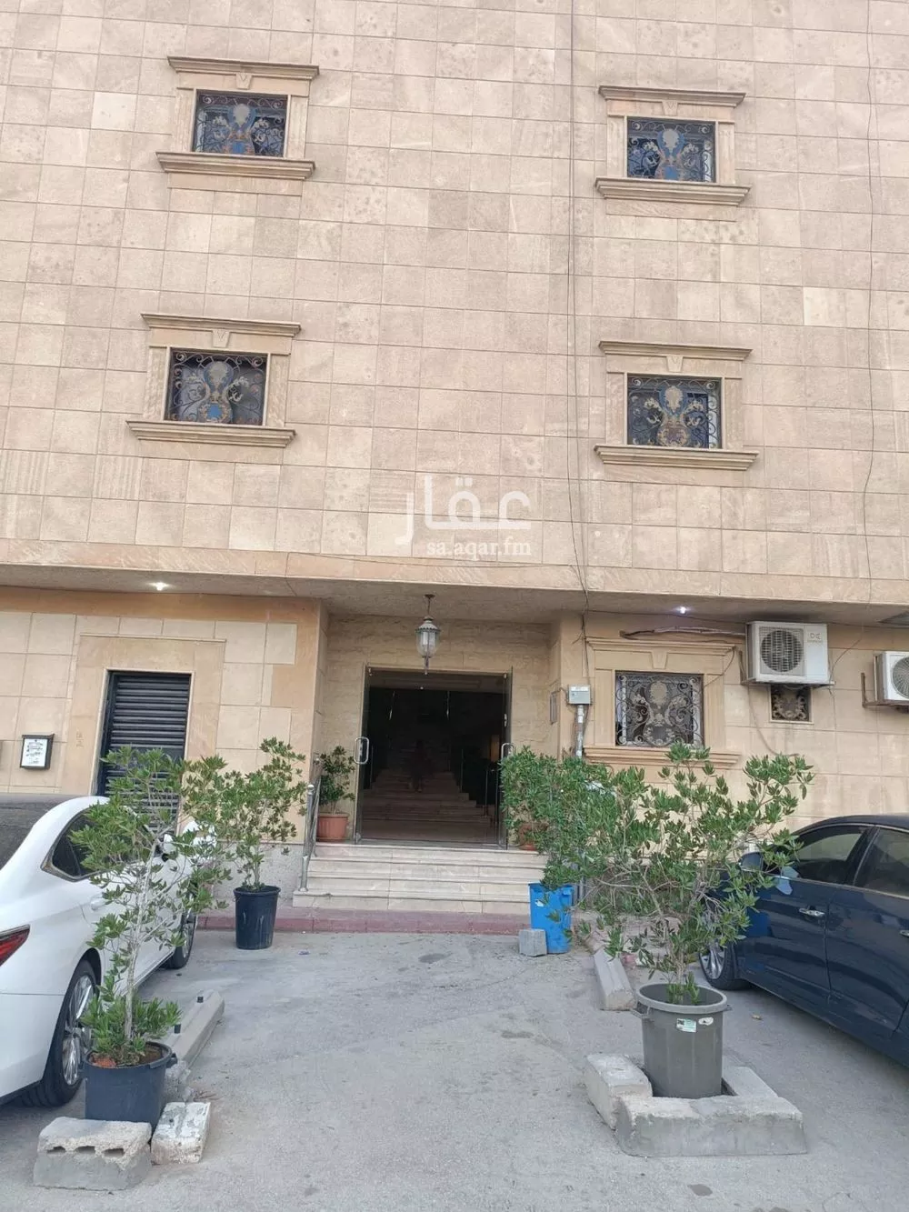 5 bedroom apartment in Al Hamra 14
