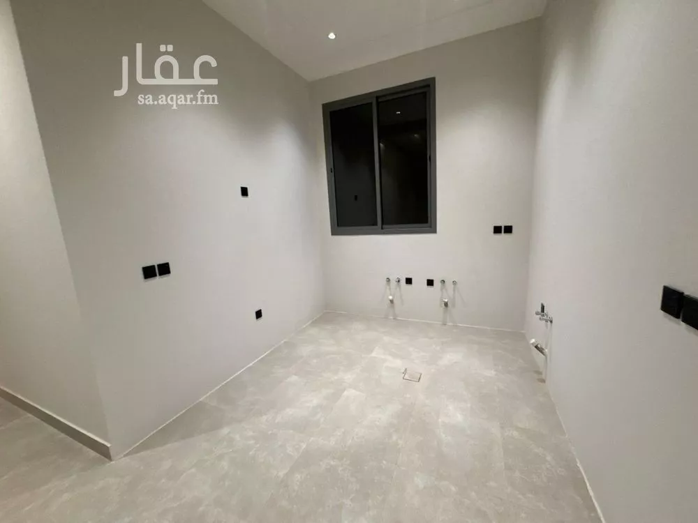 4 bedroom apartment in Al Yarmouk 12