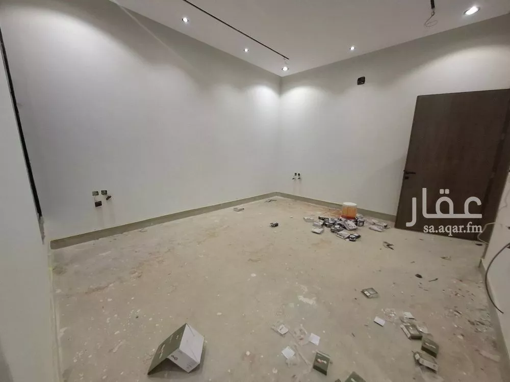 5 bedroom floor in Al Janadriyah 5