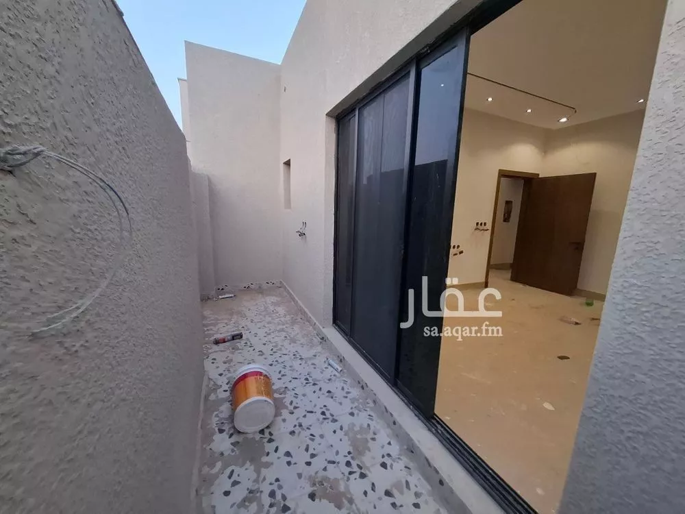 5 bedroom floor in Al Janadriyah 7