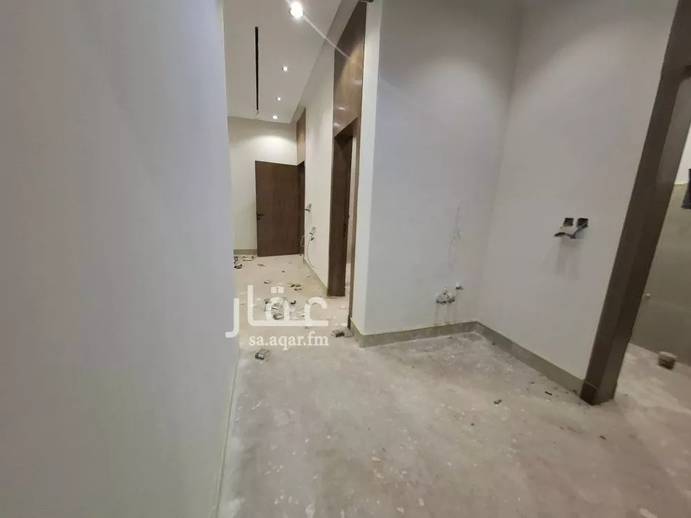 5 bedroom floor in Al Janadriyah 8
