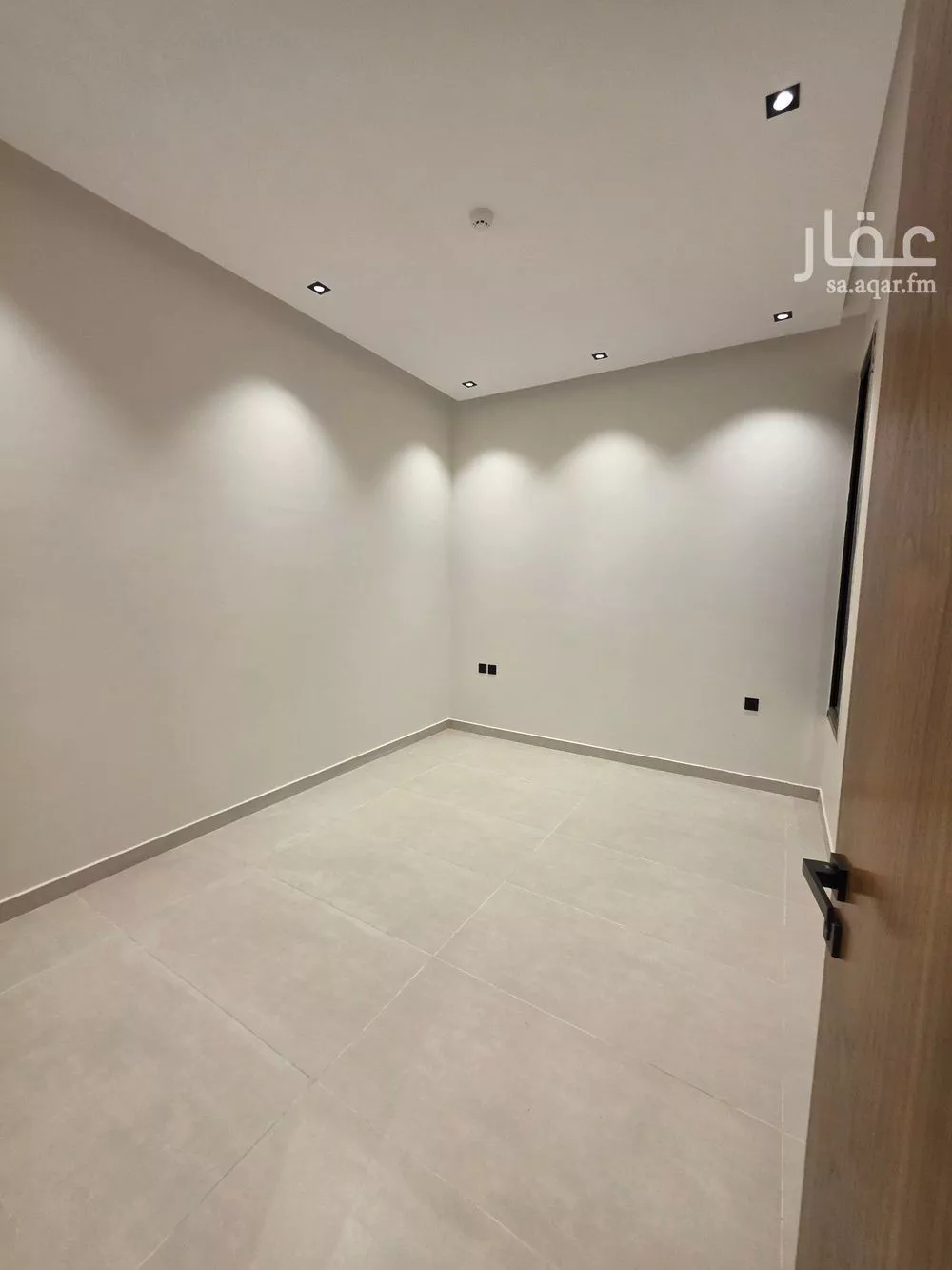 شقة 4 غرف في طويق 7