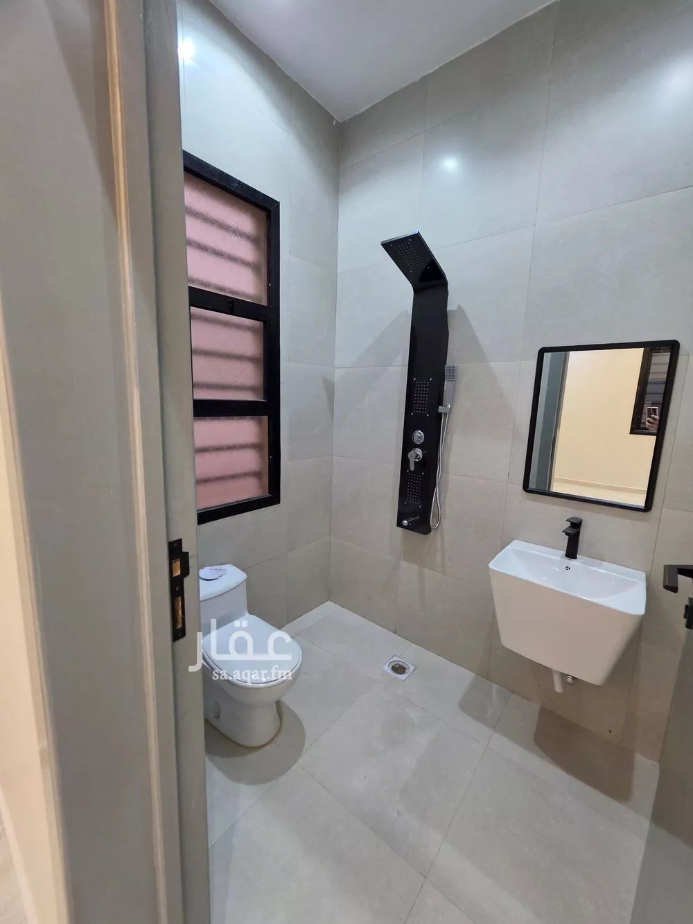 3 bedroom floor in Okaz 5