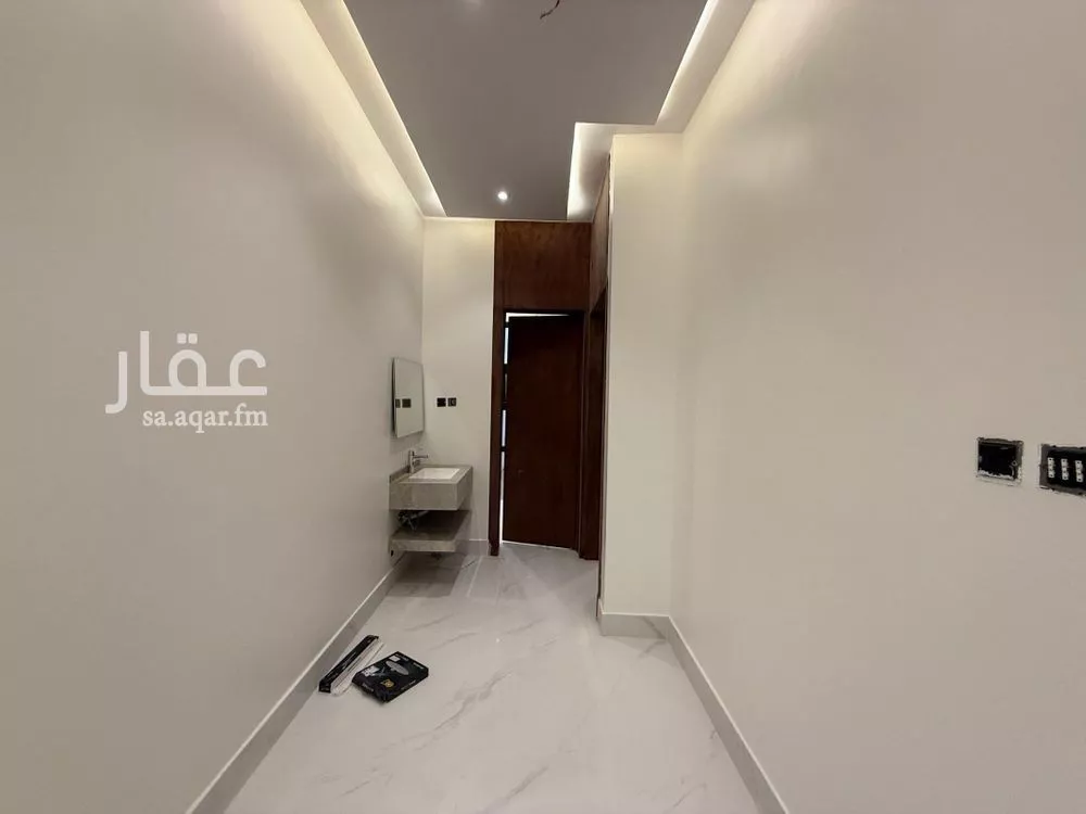 4 bedroom apartment in Al Marwa 8