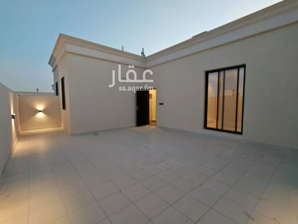 4 bedroom floor in Al Yarmouk 9