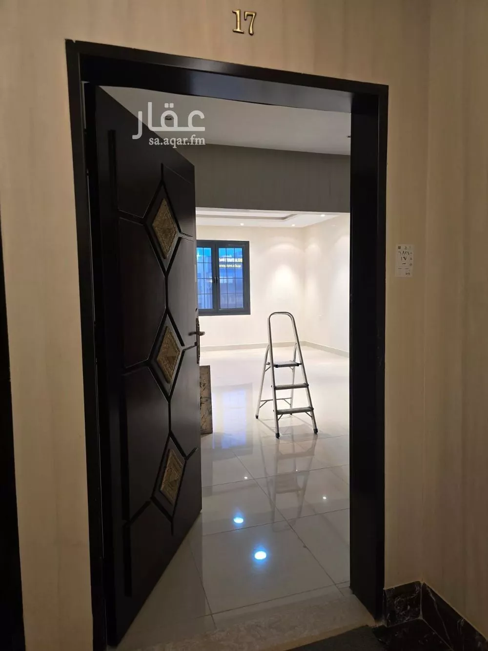 شقة 4 غرف في الملقا 8