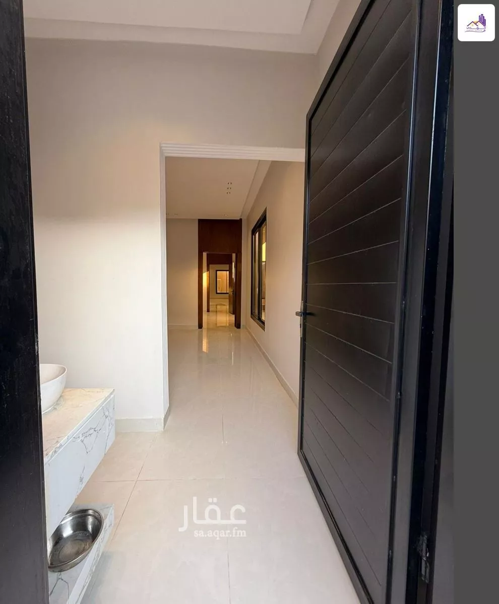 6 bedroom apartment in Al Janadriyah 5