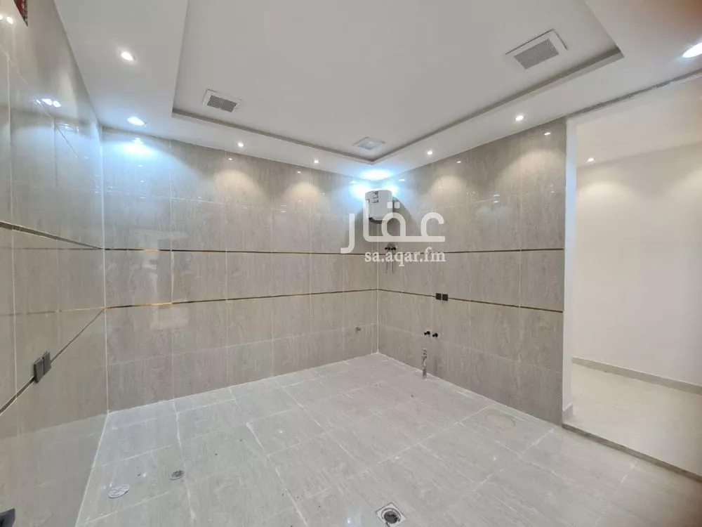 5 bedroom floor in Badr 4