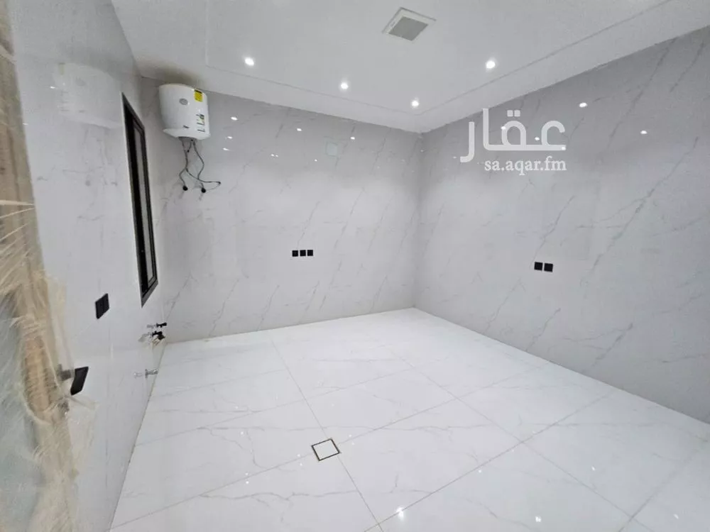 3 bedroom floor in Dhahrat Al Badiah 7