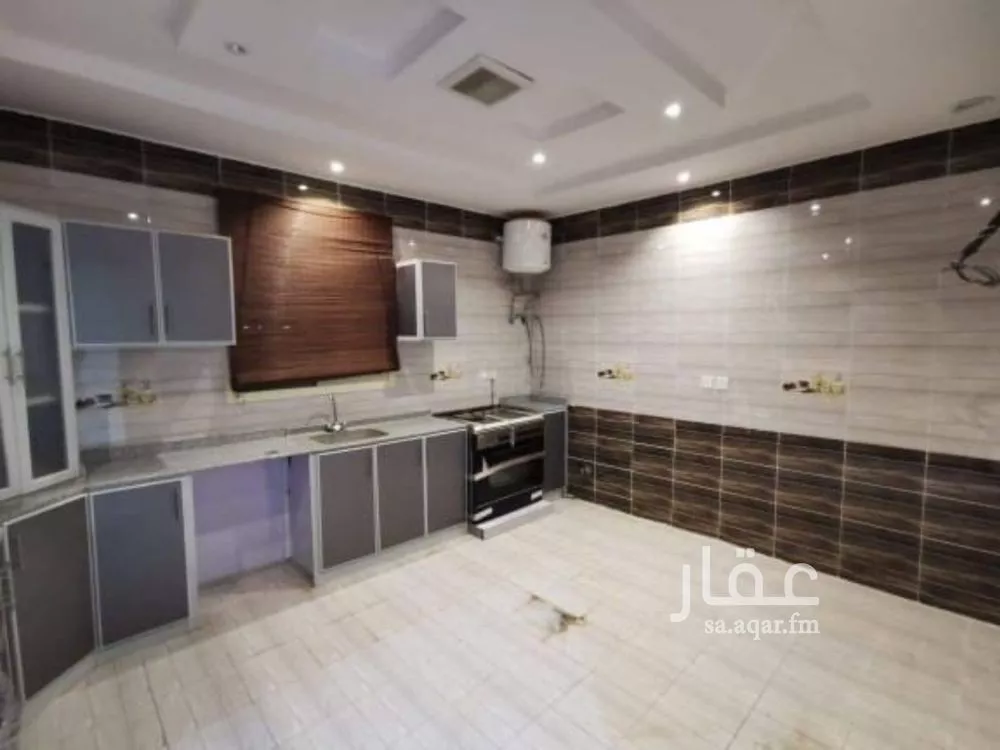 4 bedroom apartment in Dhahrat Laban 7