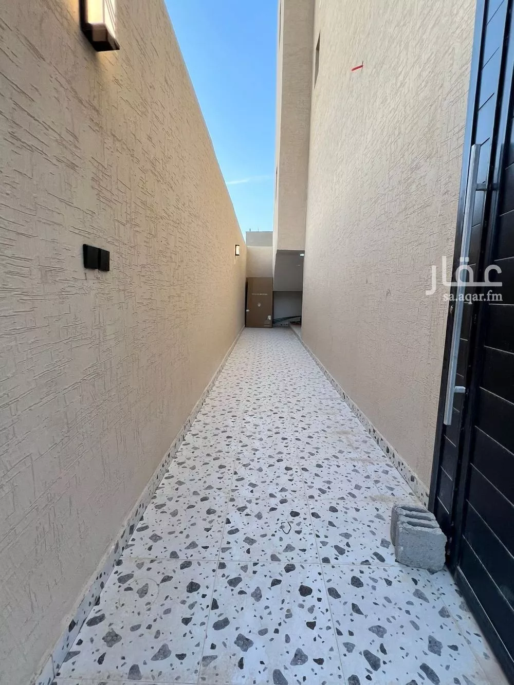 5 bedroom floor in Al Janadriyah 2