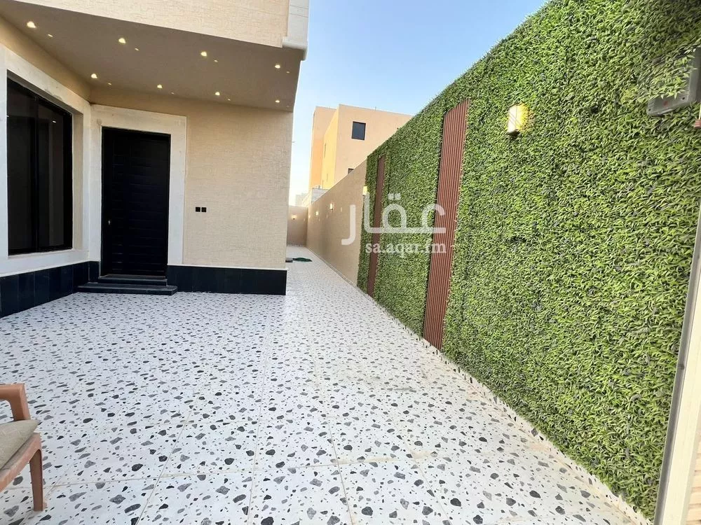 5 bedroom floor in Al Janadriyah 3