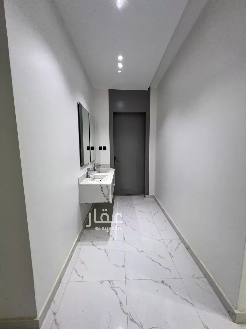 5 bedroom floor in Al Janadriyah 6