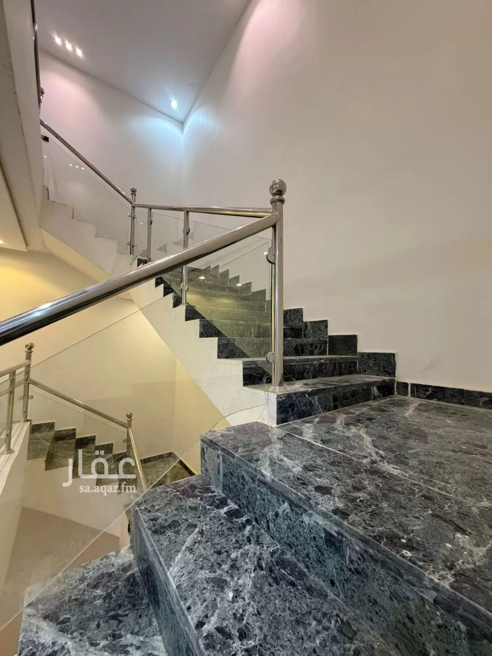 3 bedroom apartment in Al Hazm 4