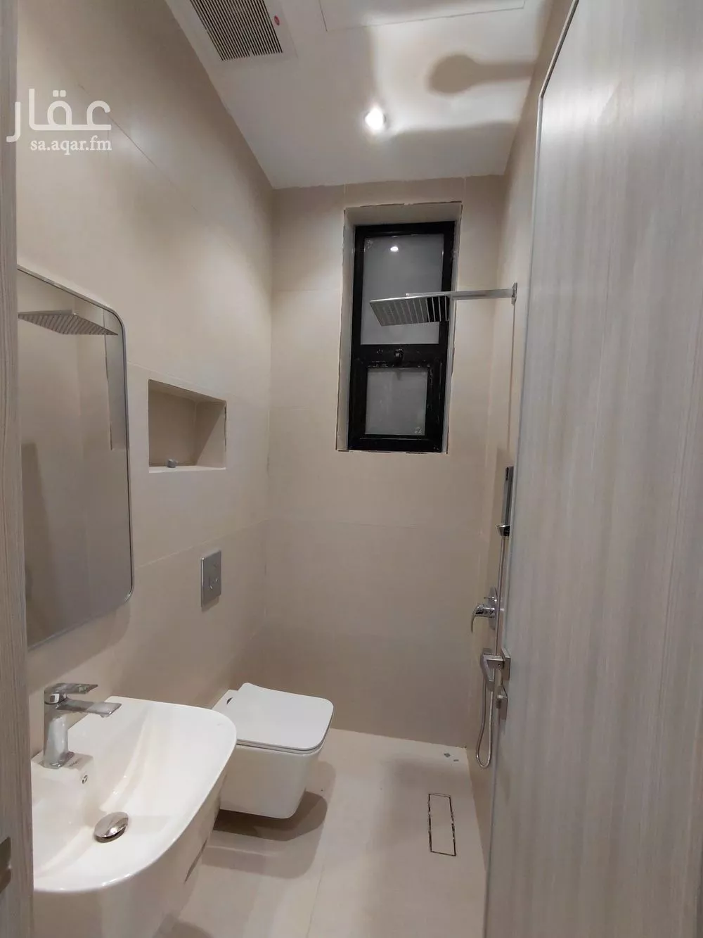 4 bedroom apartment in Al Yarmouk 16