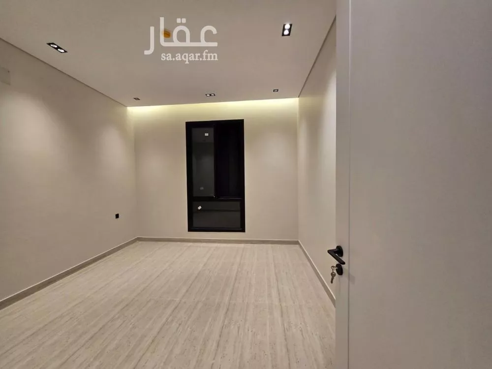 4 bedroom floor in Okaz 12