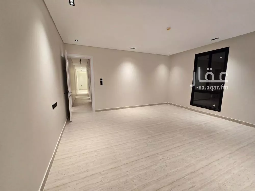 4 bedroom floor in Okaz 5
