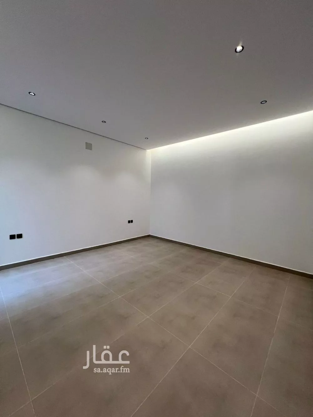 4 bedroom apartment in Al Hazm 4