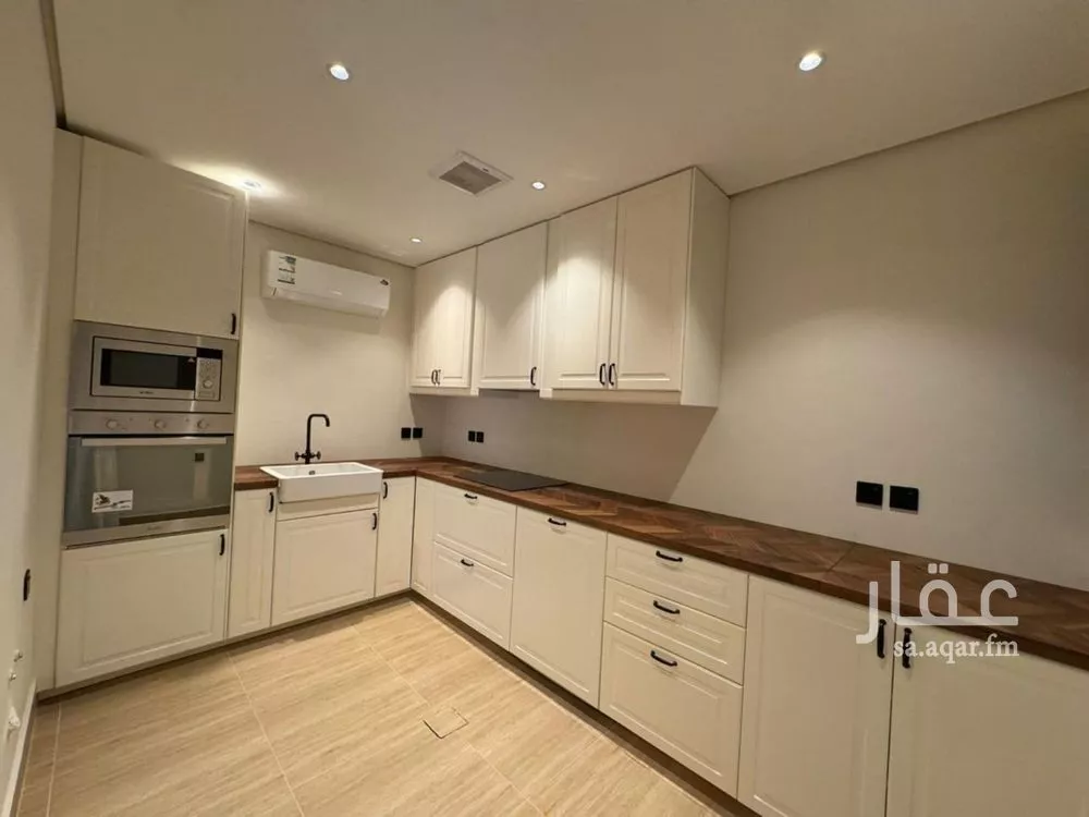 3 bedroom apartment in Al Ghadir 5