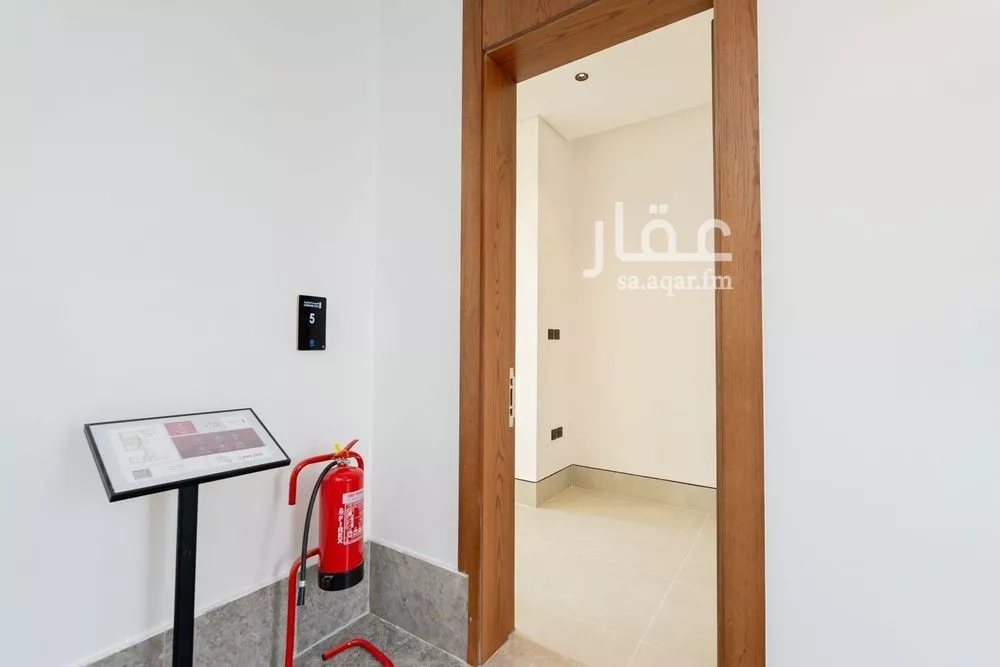 شقة 4 غرف في العارض 13