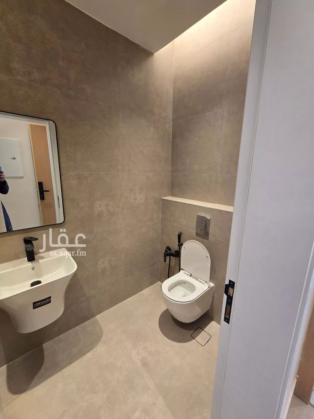 3 bedroom apartment in Al Narjis 5