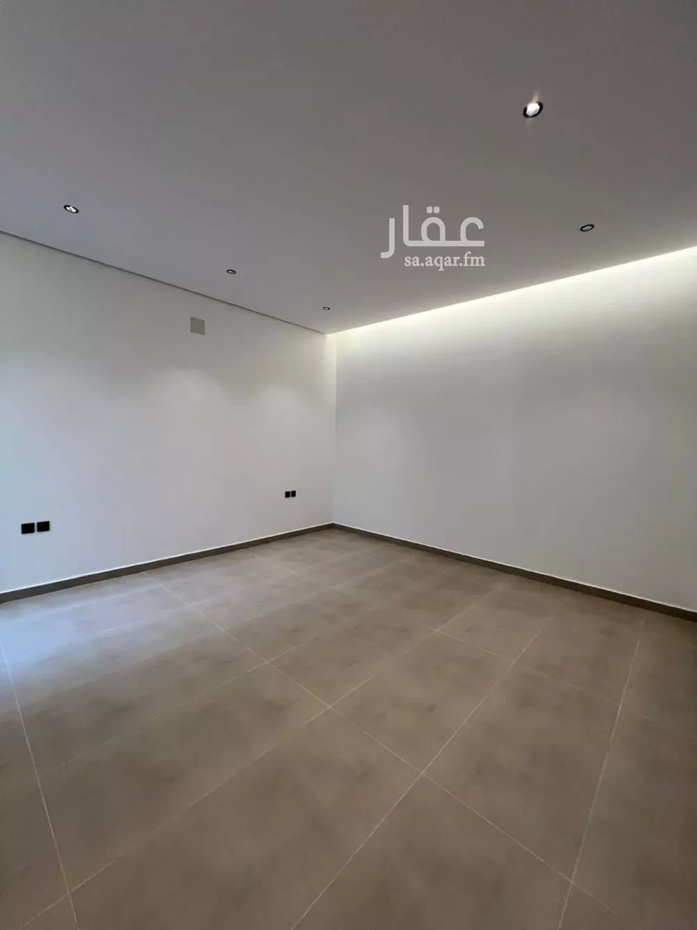 4 bedroom apartment in Al Hazm 6