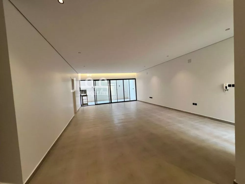 4 bedroom apartment in Al Hazm 7