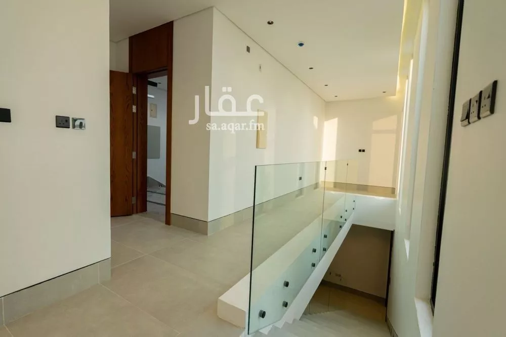 شقة 4 غرف في العارض 7