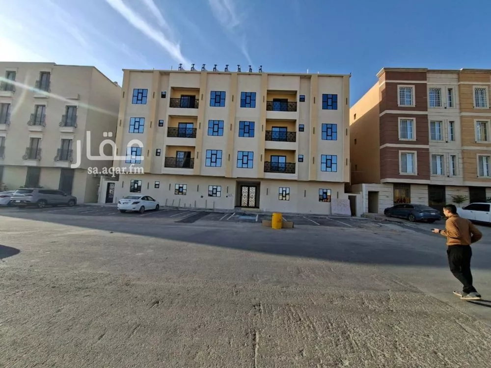 5 bedroom apartment in Badr 9