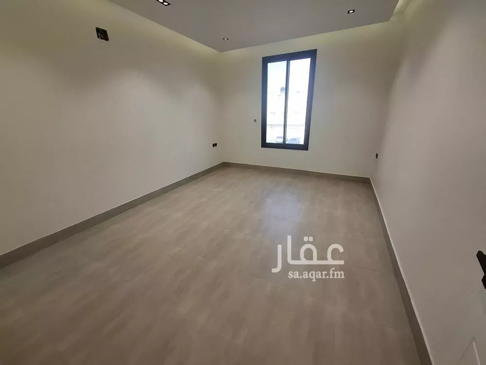 4 bedroom apartment in Al Yarmouk 15