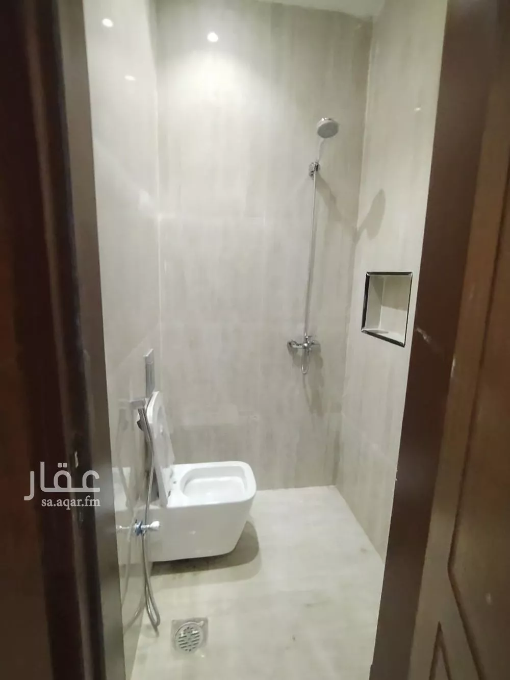 شقة 4 غرف في عكاظ 13