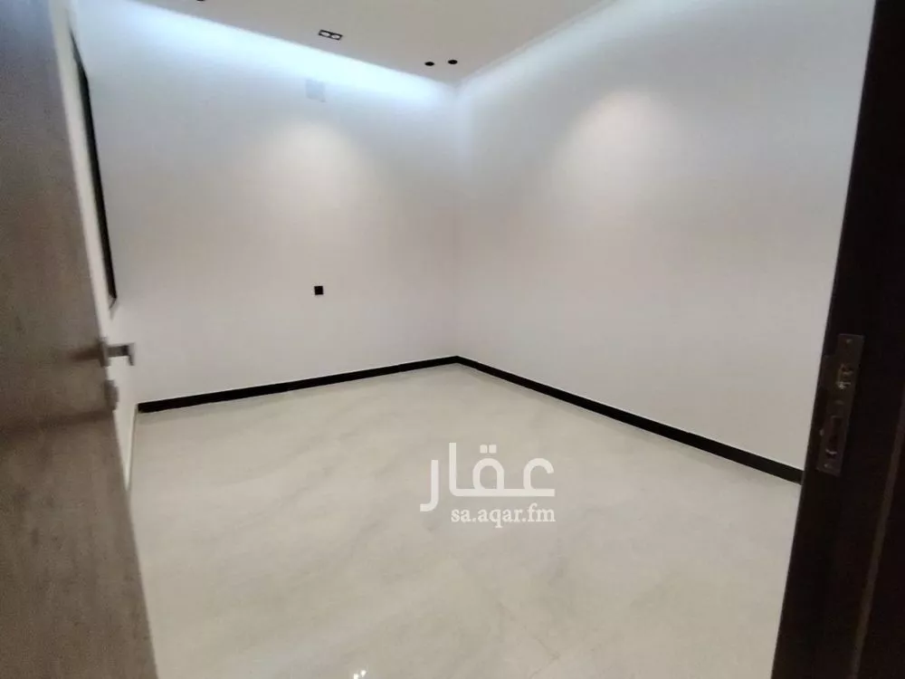 3 bedroom apartment in Al Hazm 15