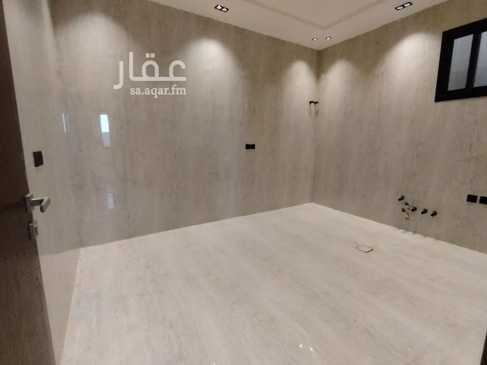 3 bedroom apartment in Al Hazm 17