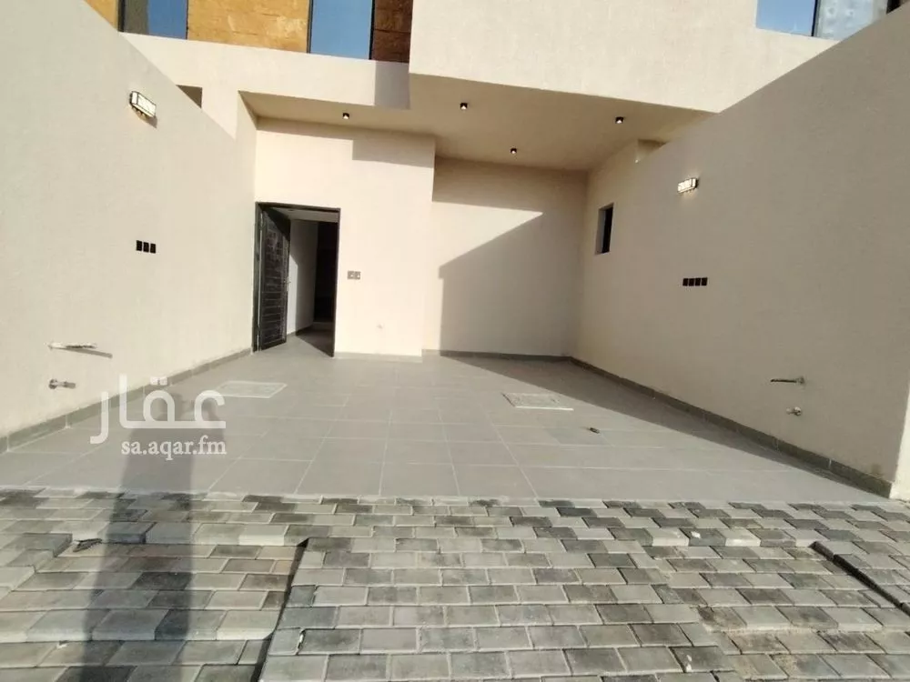 3 bedroom apartment in Al Hazm 4