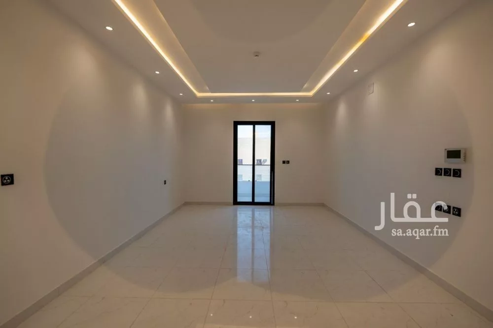 3 bedroom apartment in Al Uraija Al Gharbiyah 4