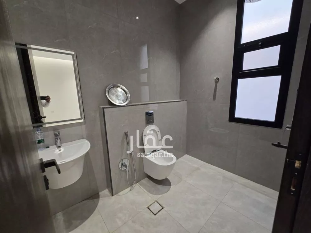 دور 3 غرف في المونسية 18