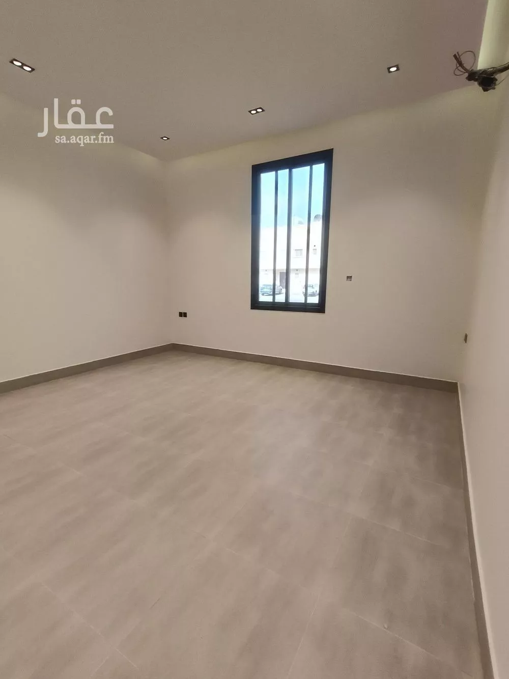 4 bedroom apartment in Al Yarmouk 20
