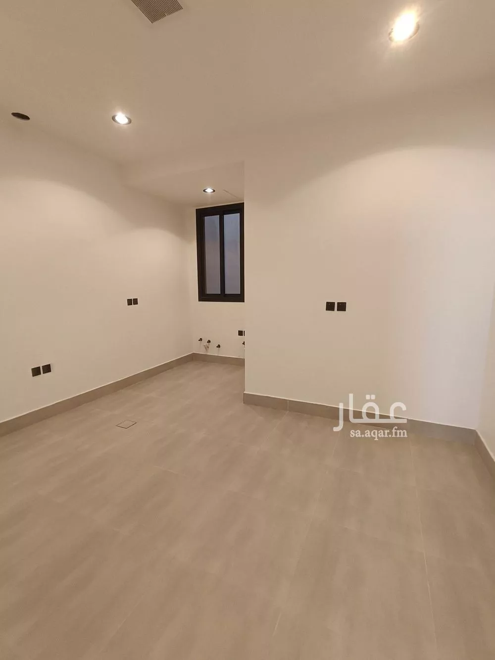 4 bedroom apartment in Al Yarmouk 21
